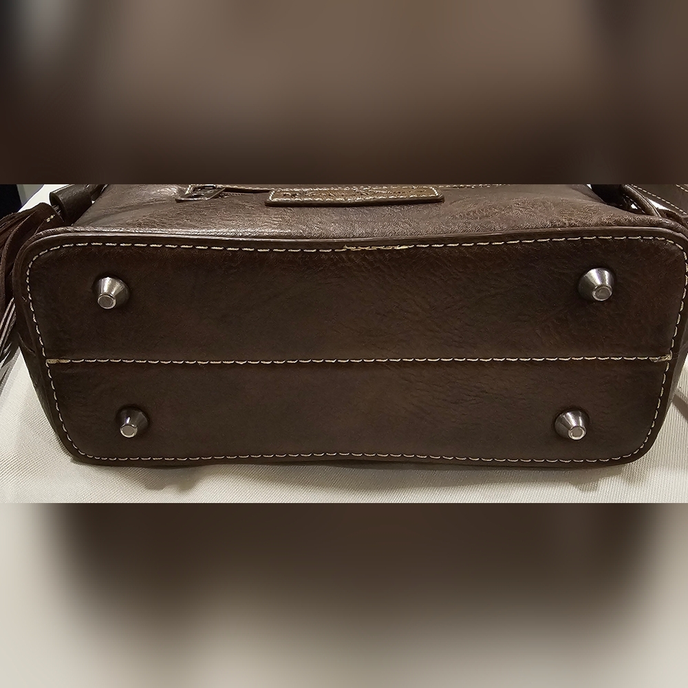 Montana West Tooled Pu Leather Floral Adjustable Crossbody Bag - Picture 13 of 16